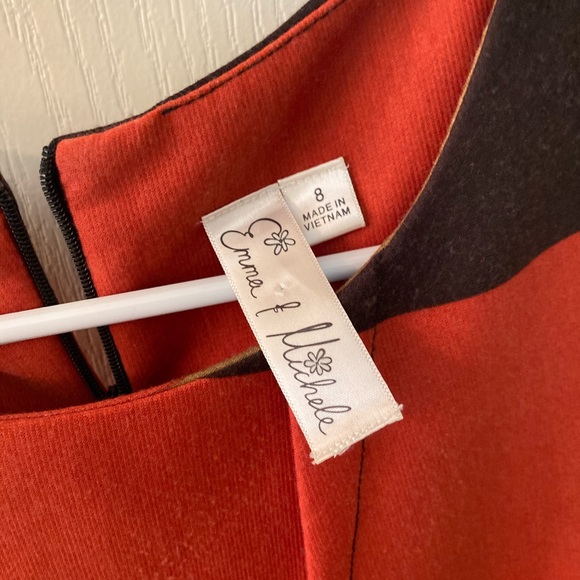 Sleeveless work dress - Picture 2 of 2